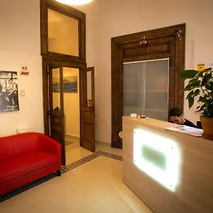 Milionaria 3*, Naples Italy